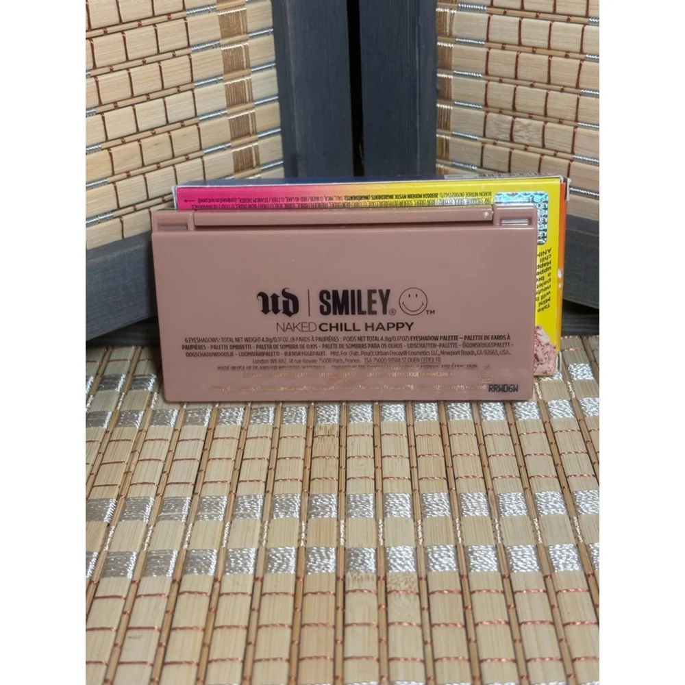 Urban Decay Naked Eyeshadow Palette in Smiley